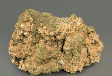 Апатит, кристалл - «globural.ru» - Рузаевка