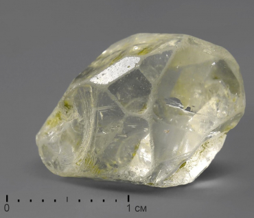 Топаз, кристалл в пластиковом боксе 1,5-2,5 см - «globural.ru» - Рузаевка